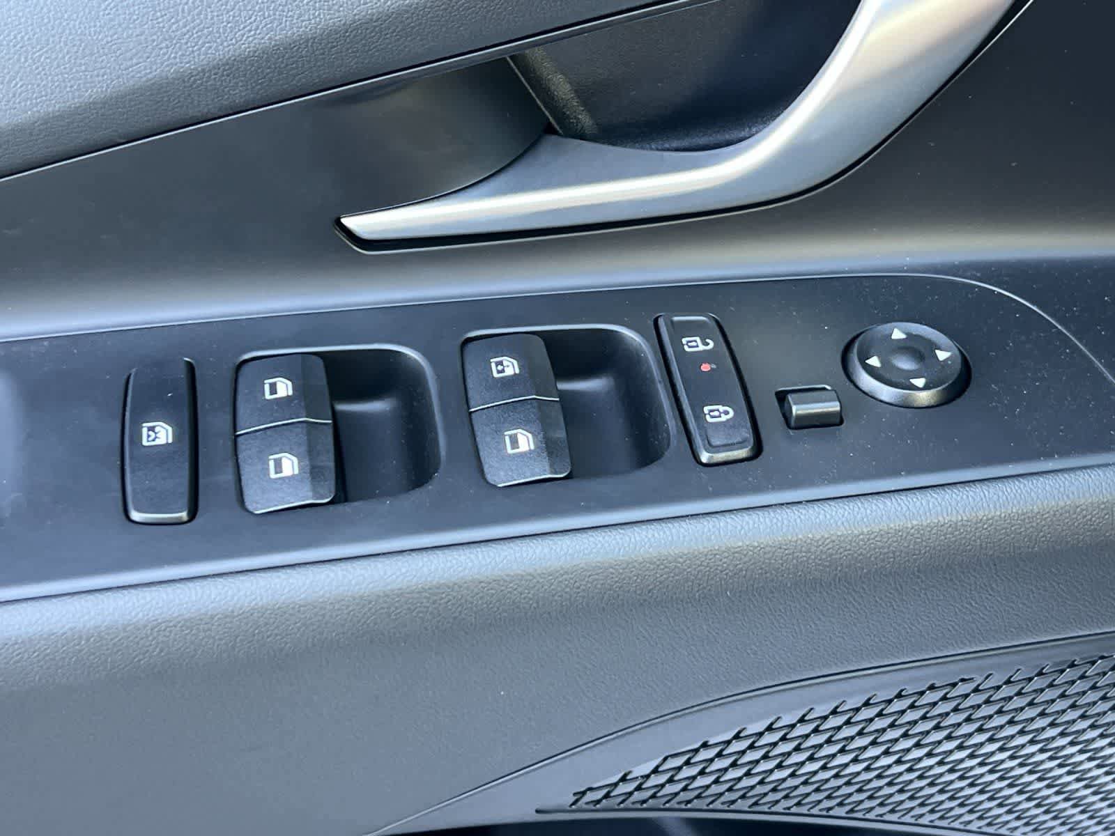 New 2025 Hyundai Elantra Blue FWD image 13