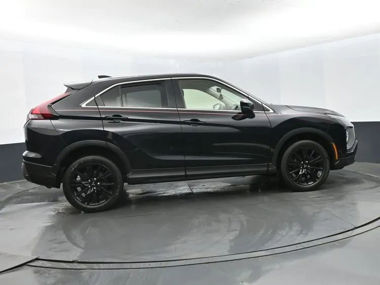 Used 2024 Mitsubishi Eclipse Cross LE AWD/4WD image 4