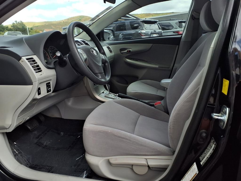 Used 2011 Toyota Corolla LE FWD image 16