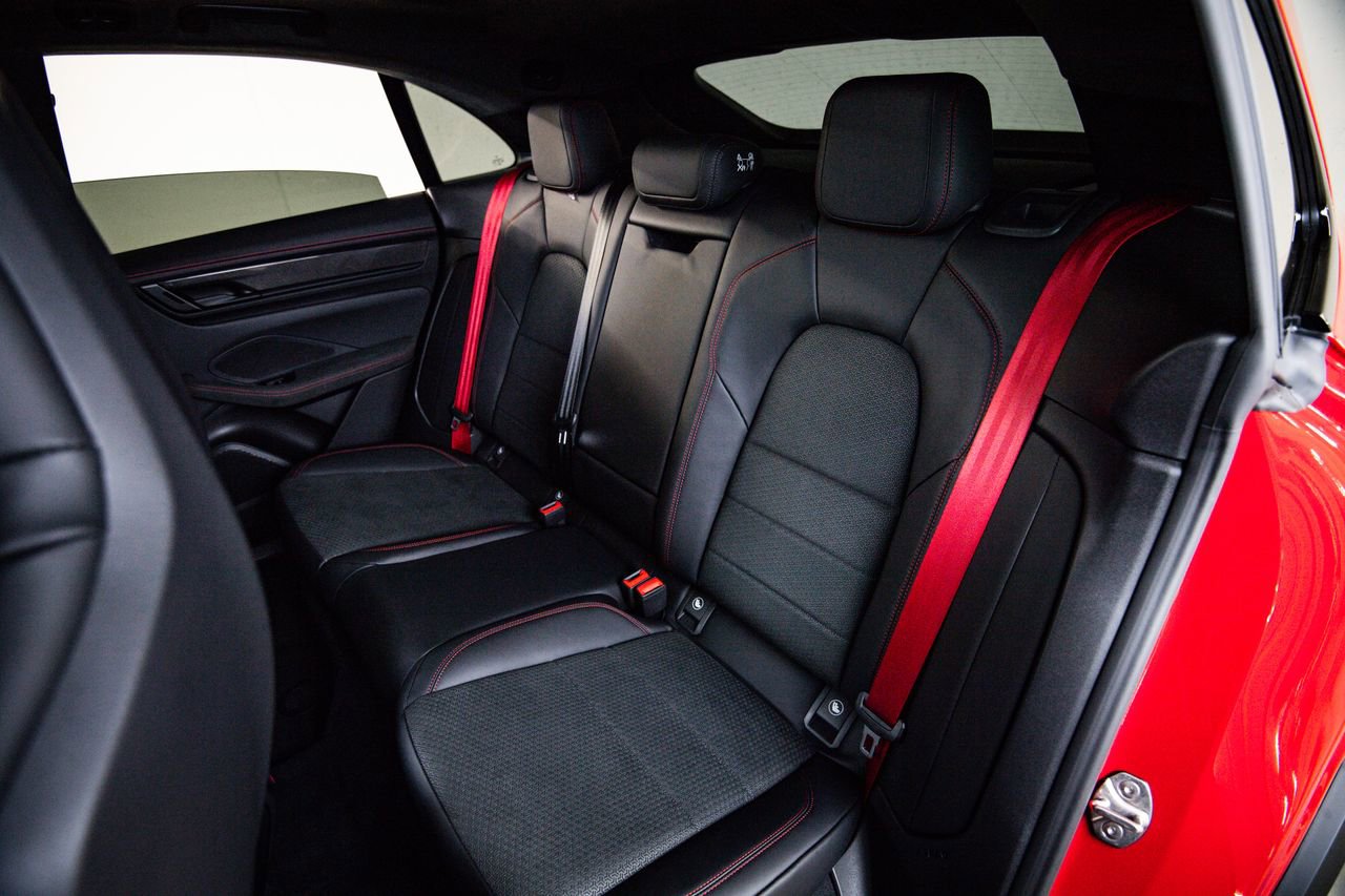 New 2026 Porsche Macan GTS Electric image 24