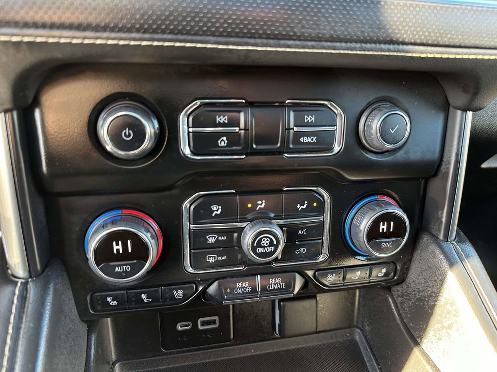 Used 2022 Chevrolet Tahoe Premier w/ Premium Package image 32