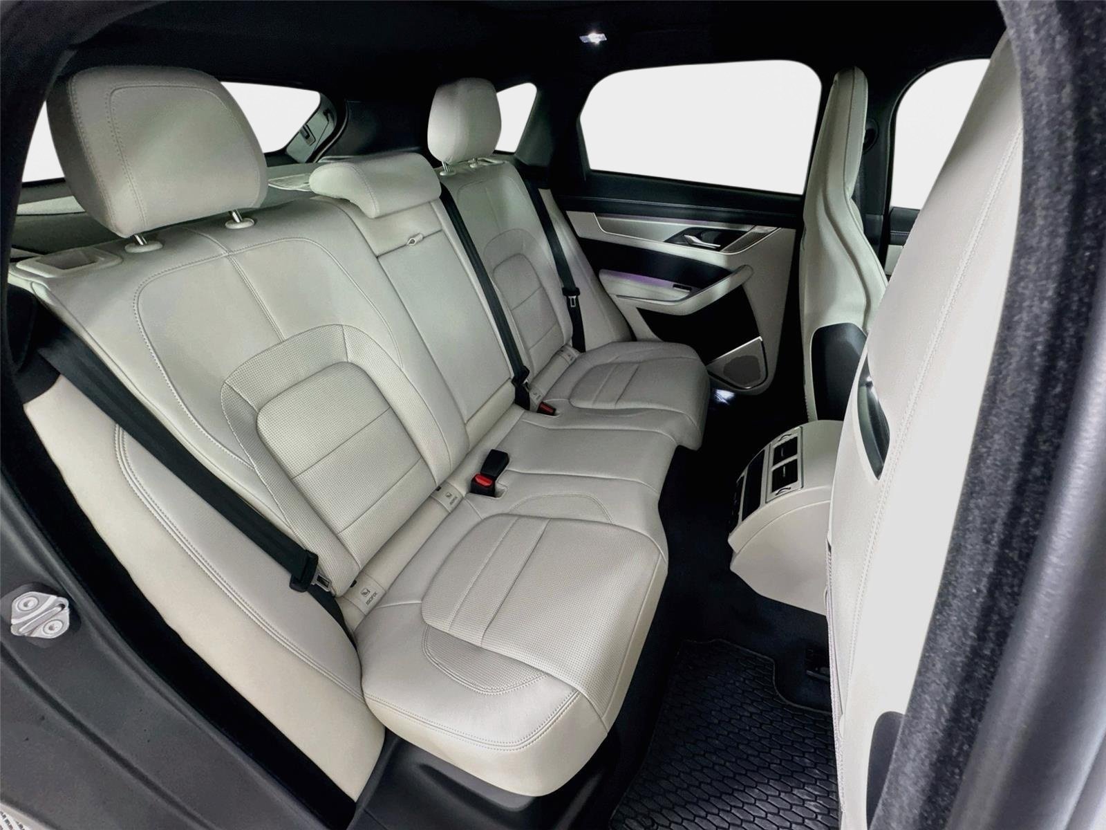 New 2026 Jaguar F-PACE R-Dynamic S AWD/4WD image 29