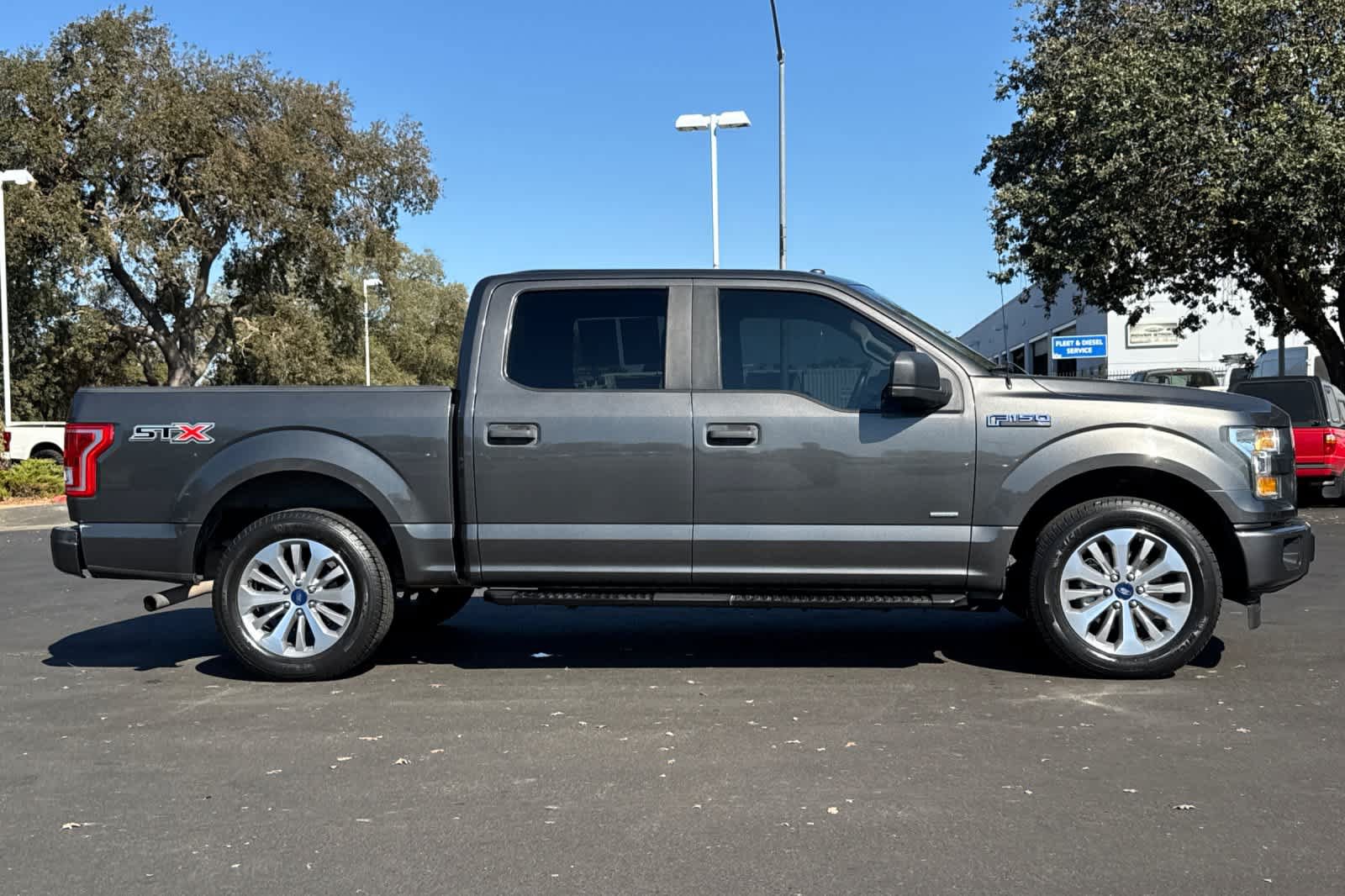 Used 2017 Ford F150 XL w/ Equipment Group 101A Mid RWD image 8