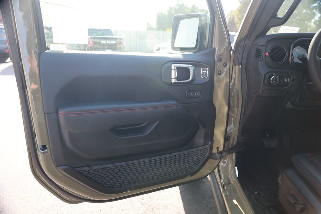 New 2026 Jeep Gladiator Rubicon w/ Steel Power Dome Hood Package AWD/4WD image 13