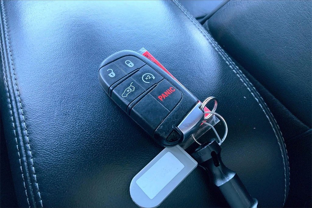 Used 2019 Jeep Grand Cherokee Overland image 26