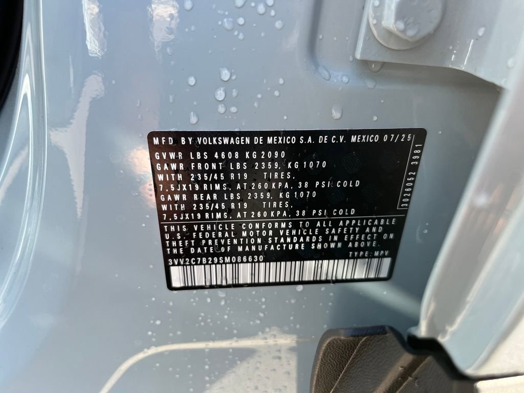 New 2025 Volkswagen Taos SE image 30