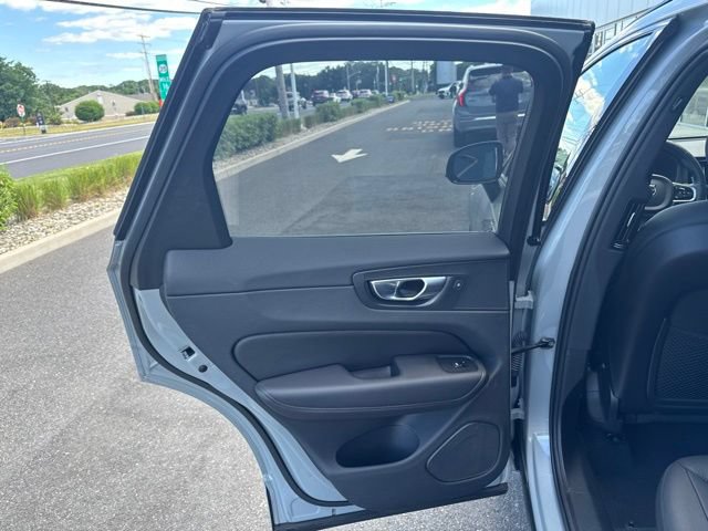 Certified 2025 Volvo XC60 B5 Plus AWD/4WD image 16