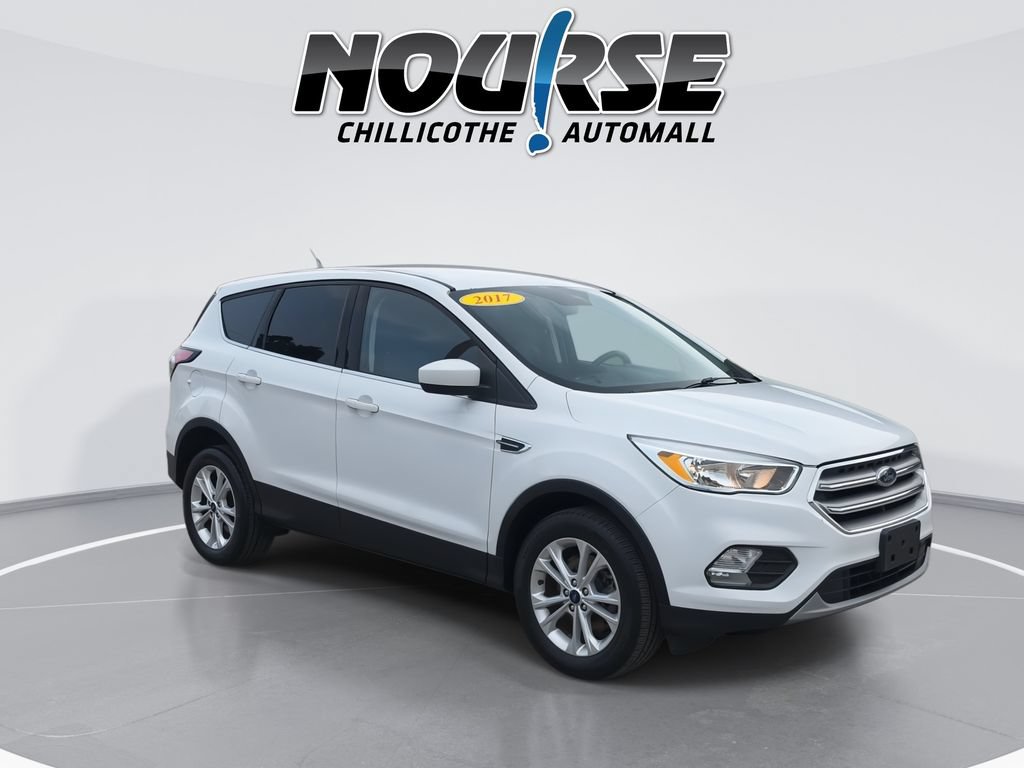 Used 2017 Ford Escape SE AWD/4WD image 2