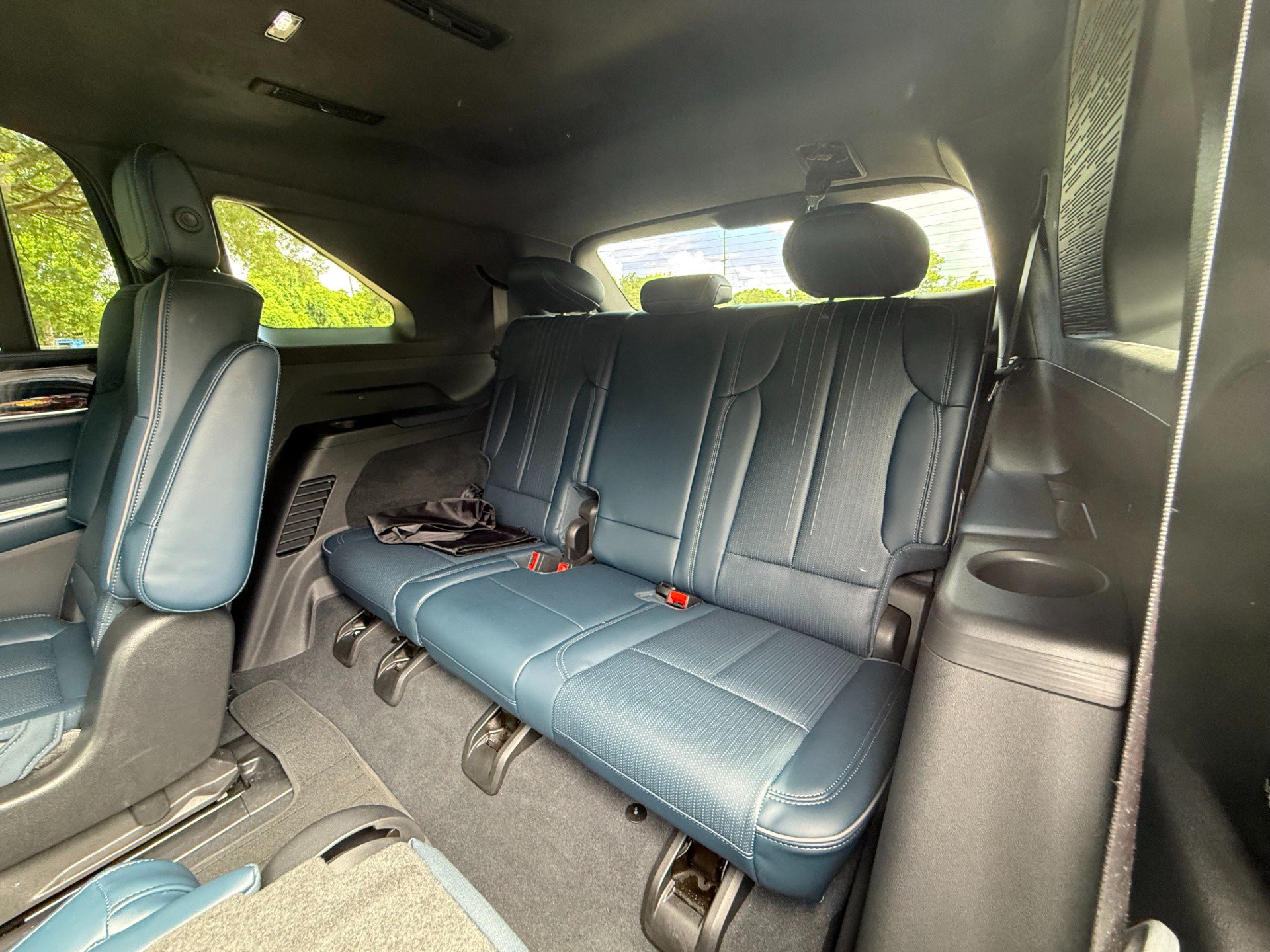 Used 2025 Cadillac Escalade IQ Luxury 2 w/ LPO, Premium Carpet Package AWD/4WD image 19