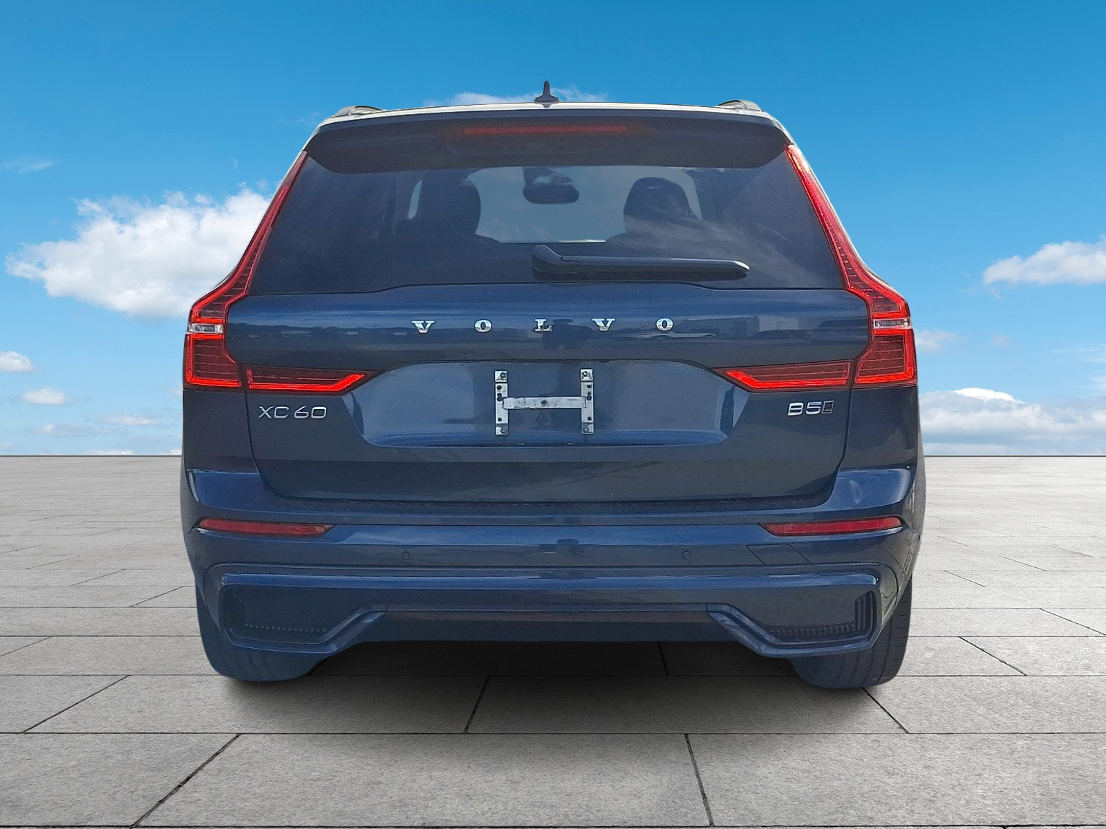Used 2024 Volvo XC60 B5 Plus w/ Climate Package AWD/4WD image 5