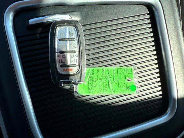 Used 2021 Chrysler Pacifica Touring-L w/ Uconnect Theater Family Group image 34