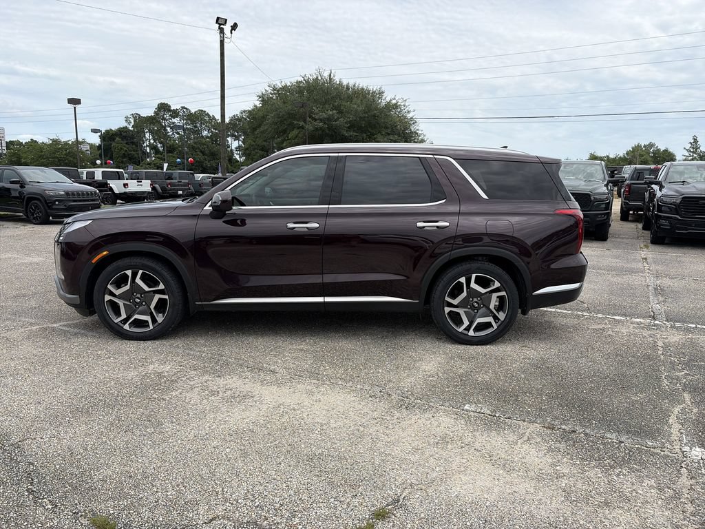 Used 2023 Hyundai Palisade Limited FWD image 3