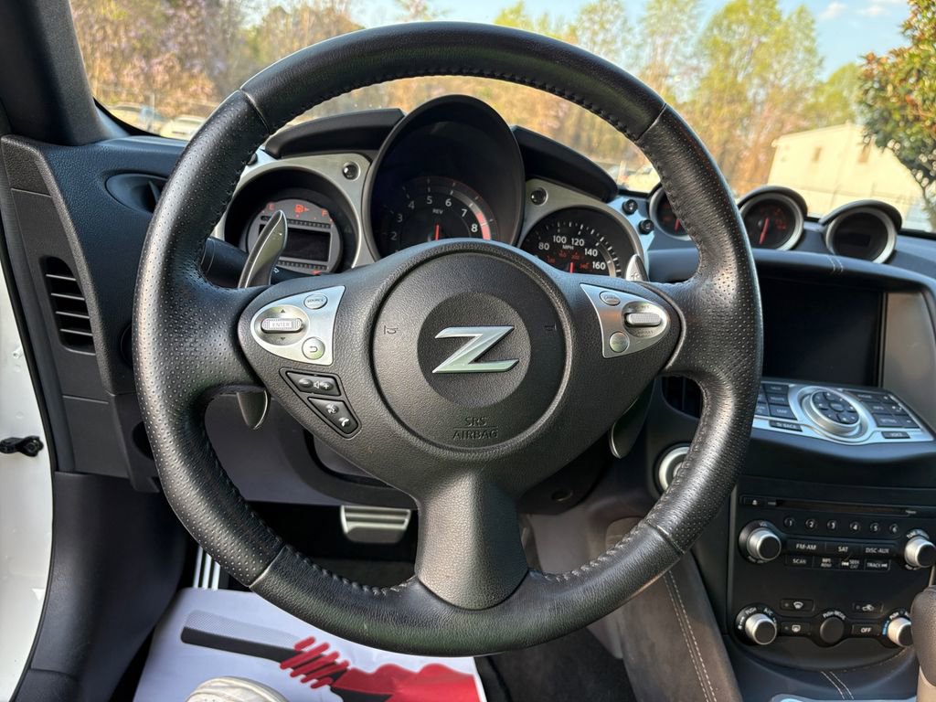 Used 2016 Nissan 370Z Touring image 15