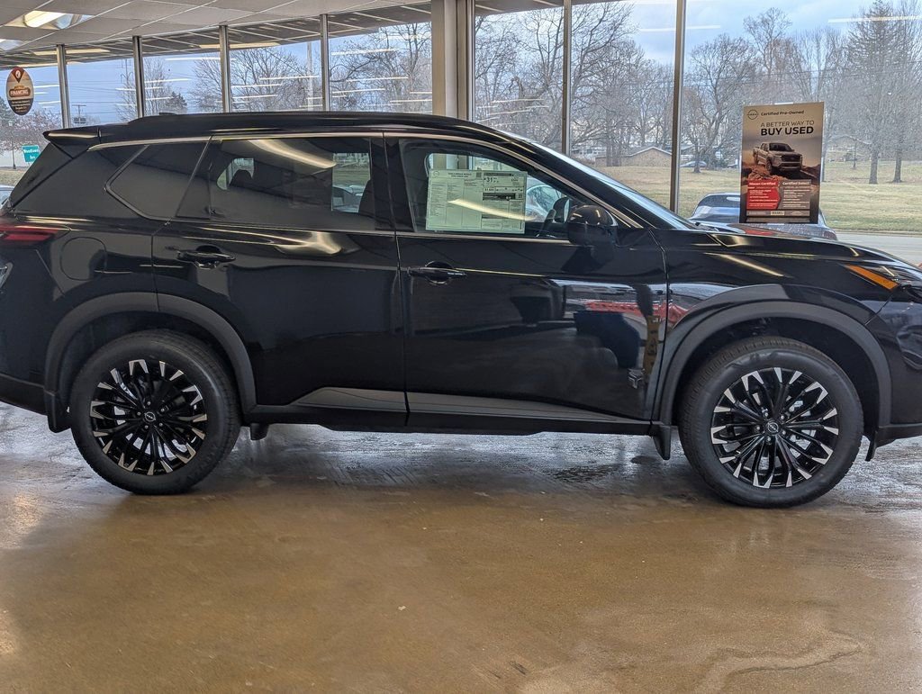 New 2026 Nissan Rogue Dark Armor image 5