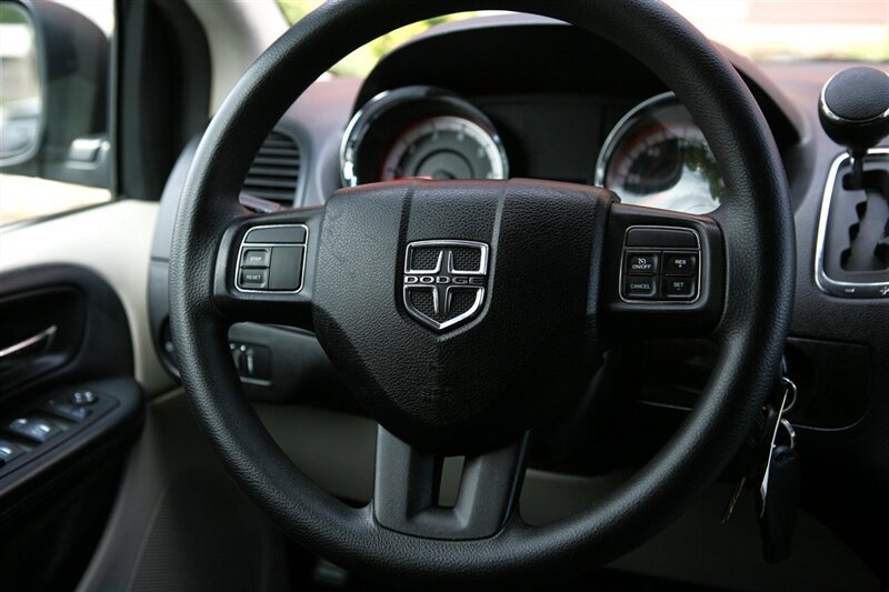 Used 2012 Dodge Grand Caravan SXT FWD image 22