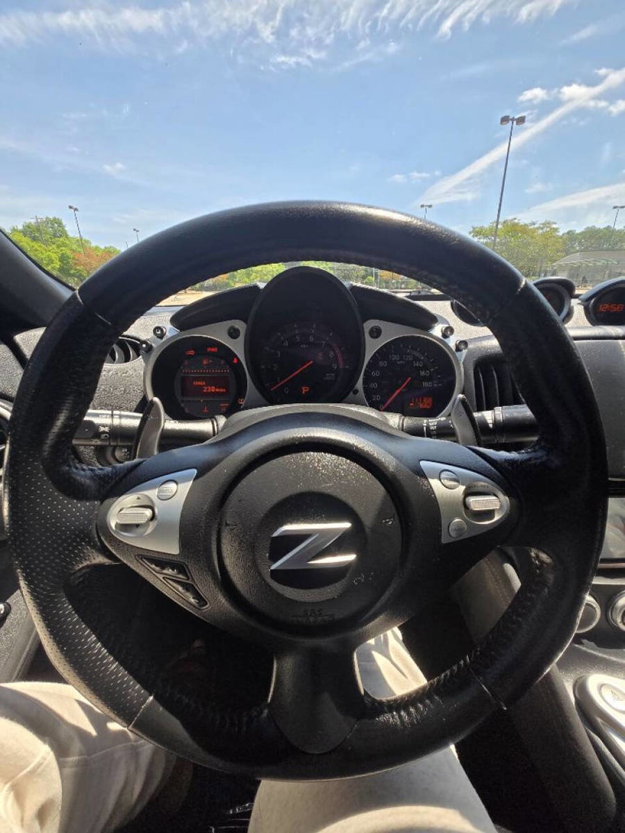 Used 2013 Nissan 370Z Touring w/ Sport Pkg RWD image 12