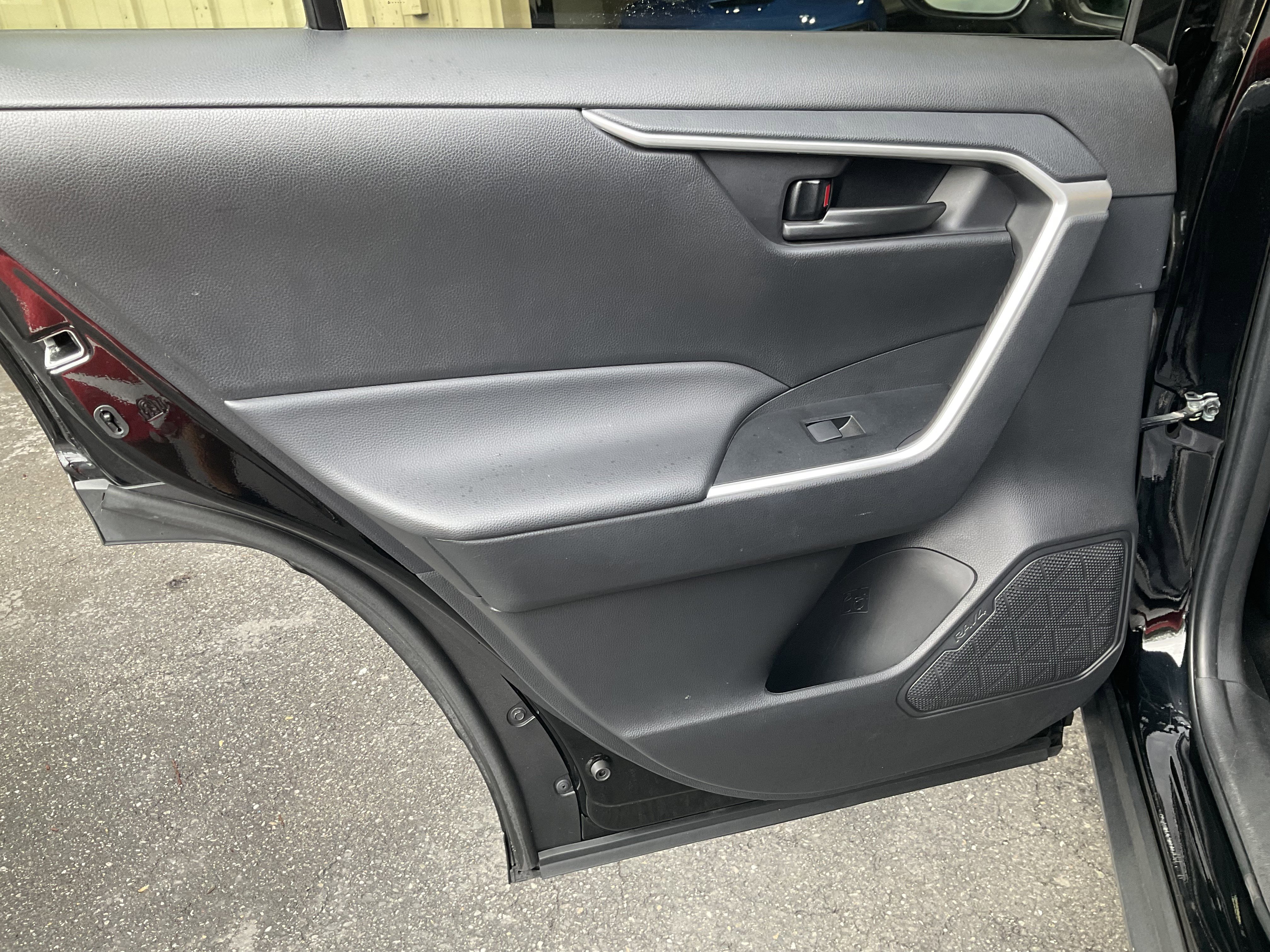 Used 2024 Toyota RAV4 LE image 31