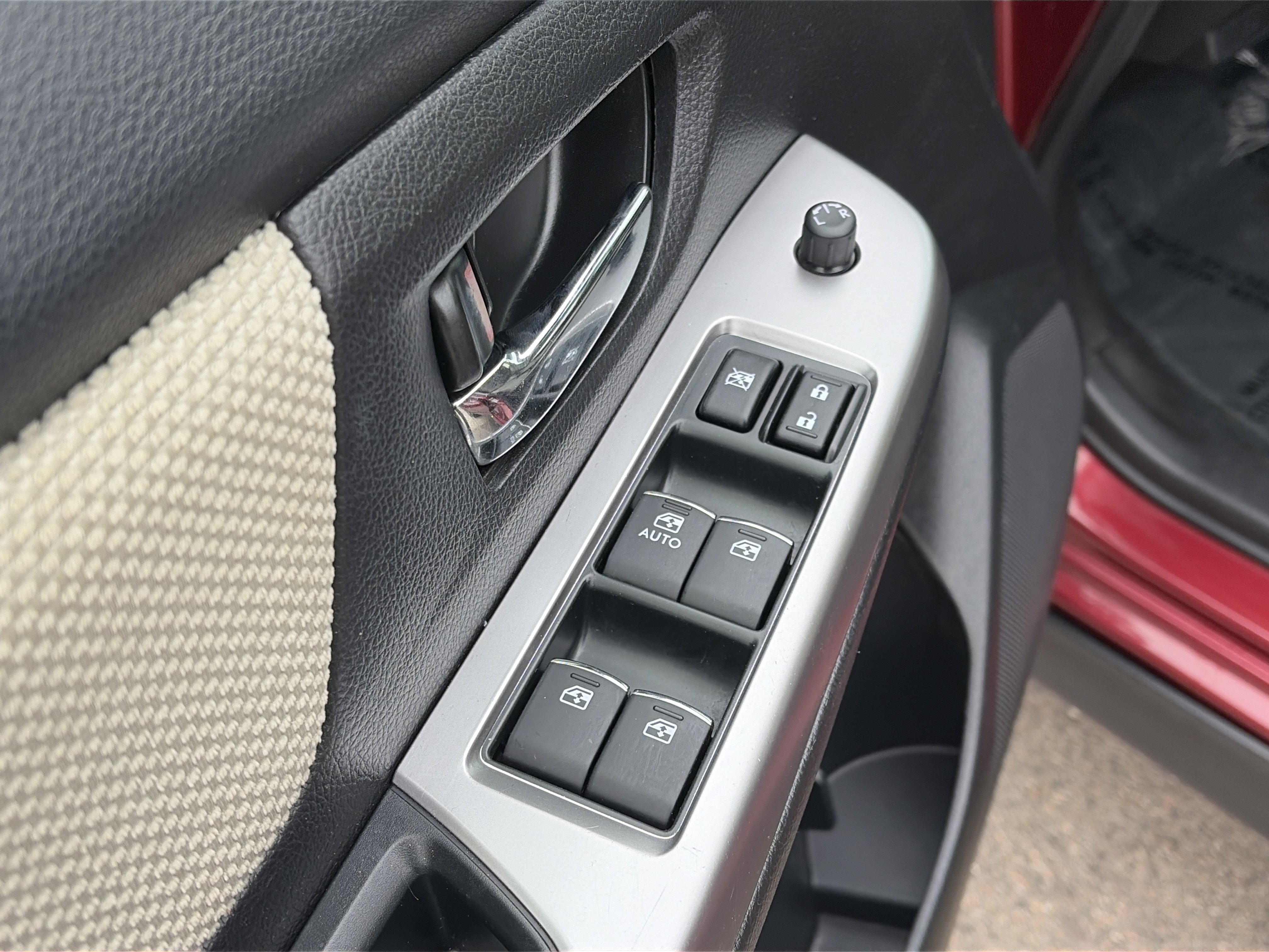 Used 2016 Subaru Crosstrek 2.0i Premium image 13