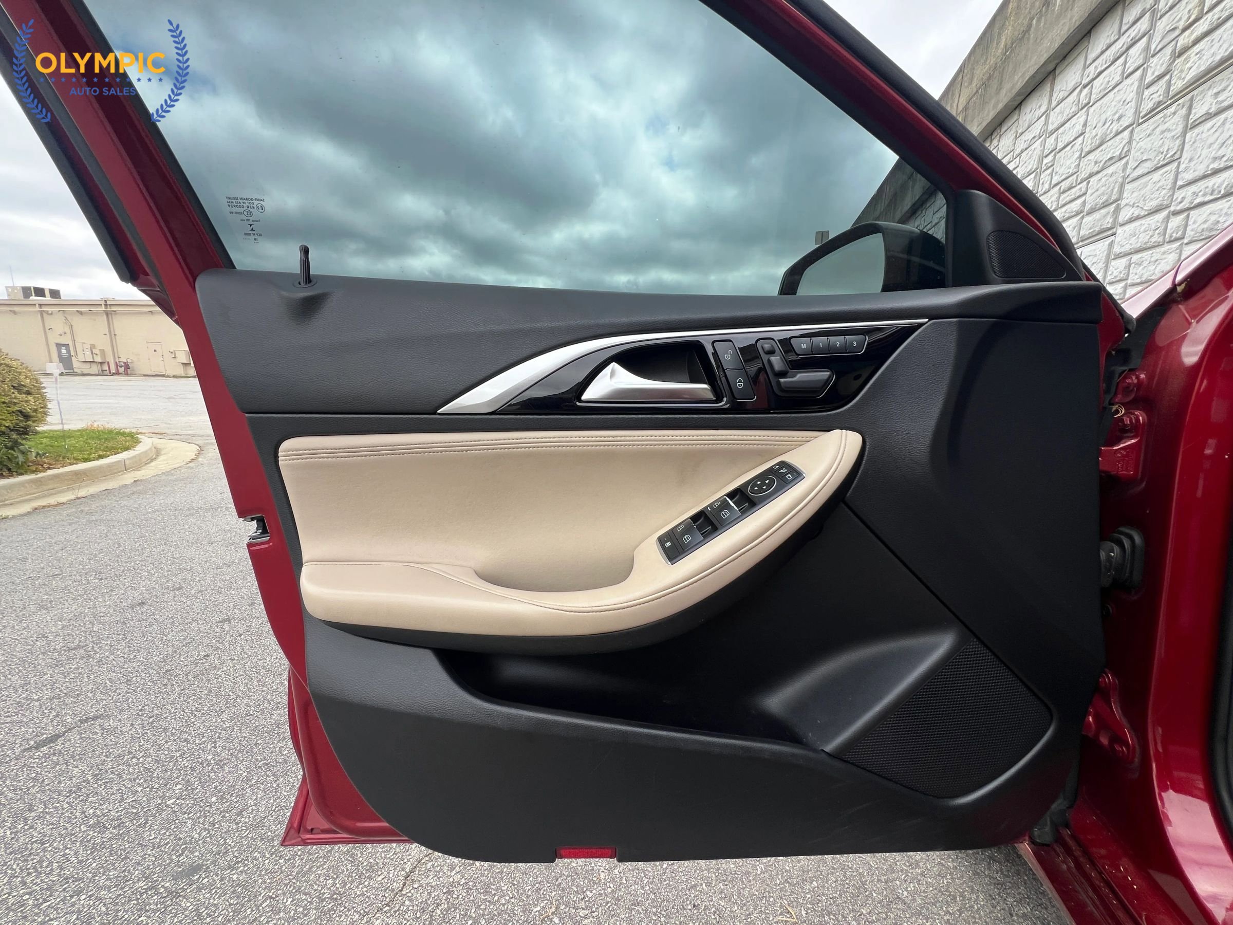 Used 2019 INFINITI QX30 image 40