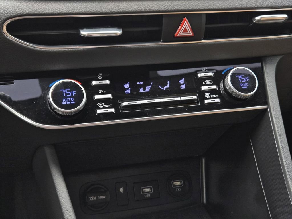 Used 2022 Hyundai Sonata Limited w/ Preferred Accessory Package image 15