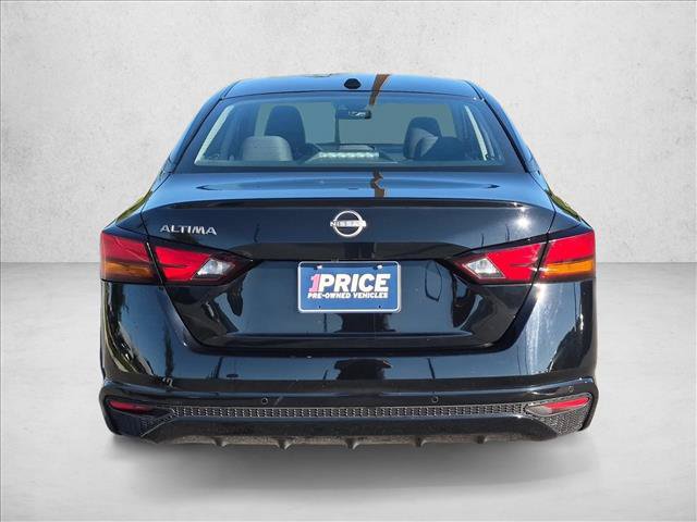 Used 2025 Nissan Altima 2.5 SV FWD image 8