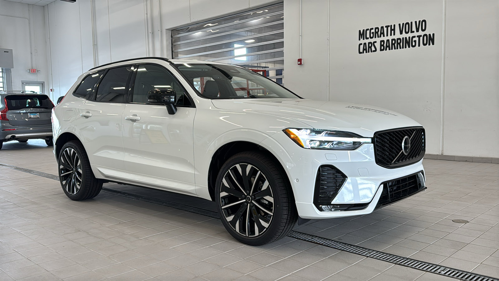 New 2027 Volvo XC60 B5 Ultra AWD/4WD image 3