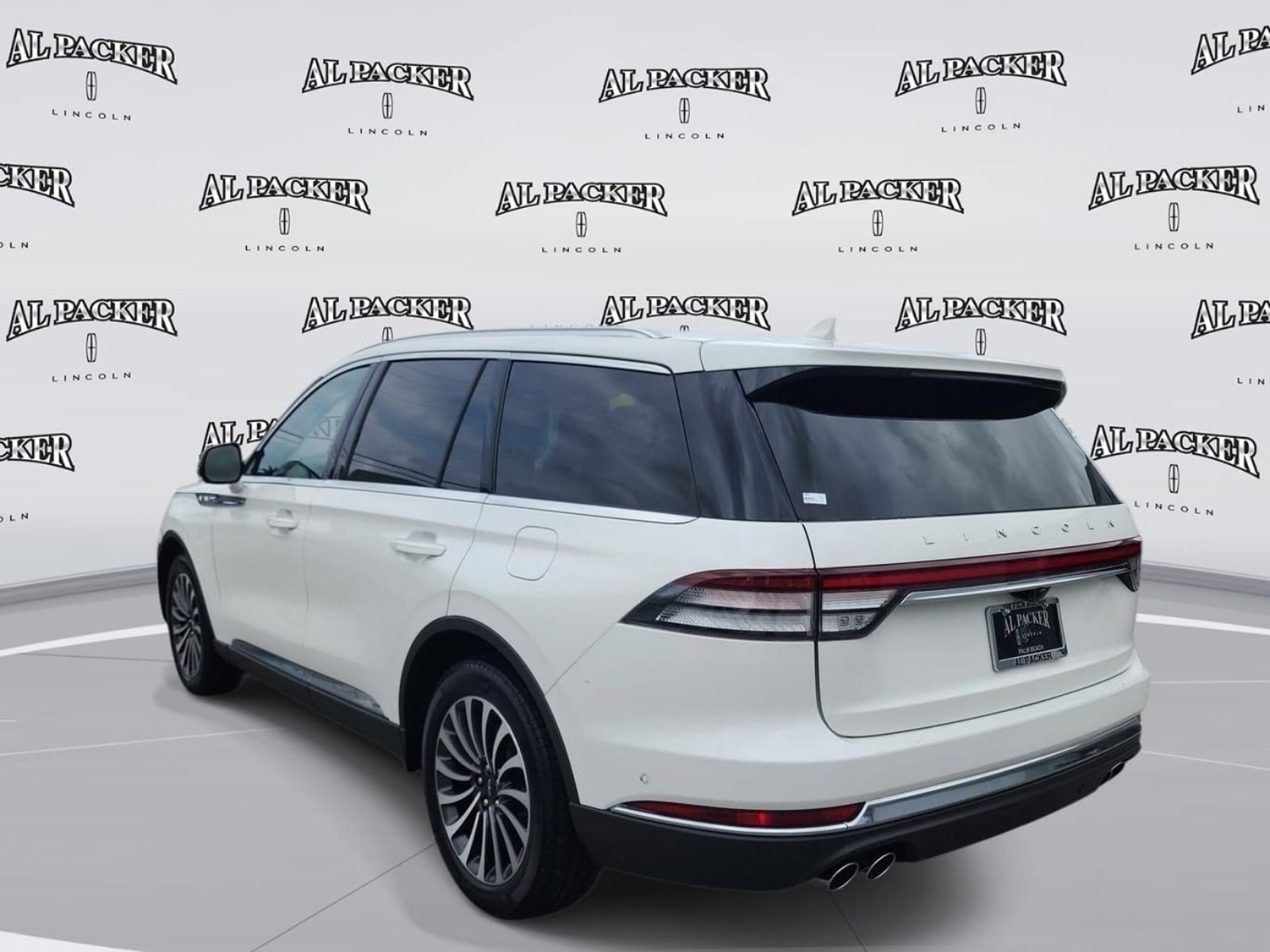 Used 2023 Lincoln Aviator Reserve w/ Equipment Group 201A AWD/4WD image 3