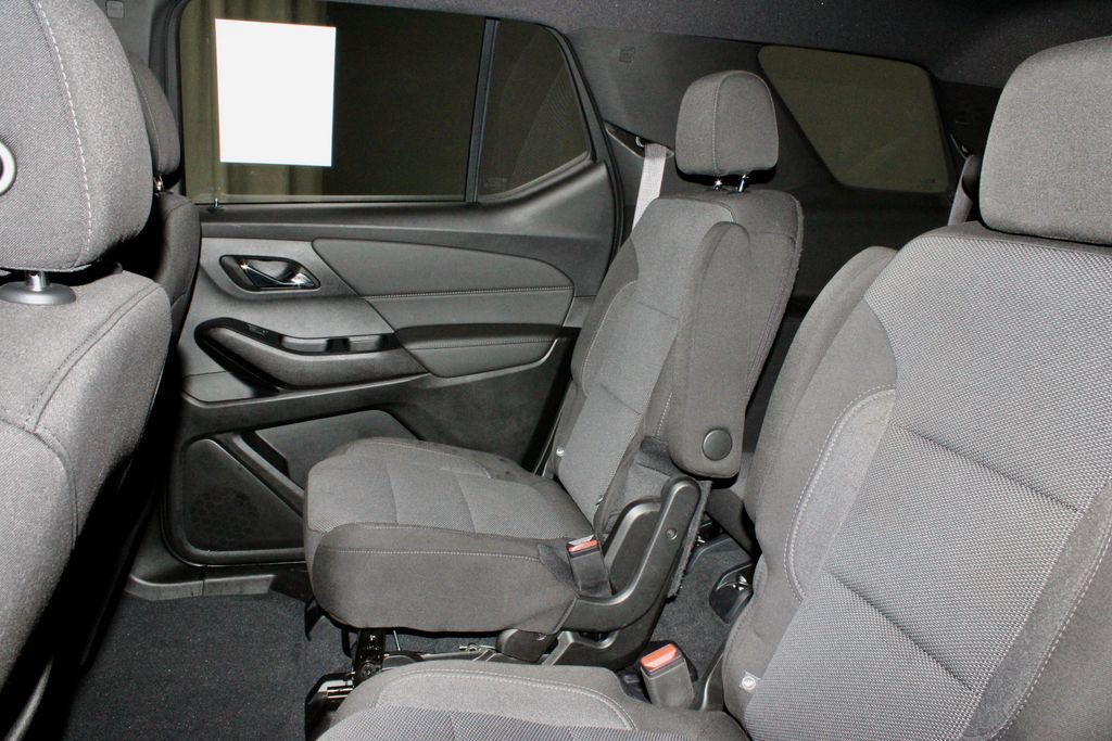 Used 2023 Chevrolet Traverse LT FWD image 23