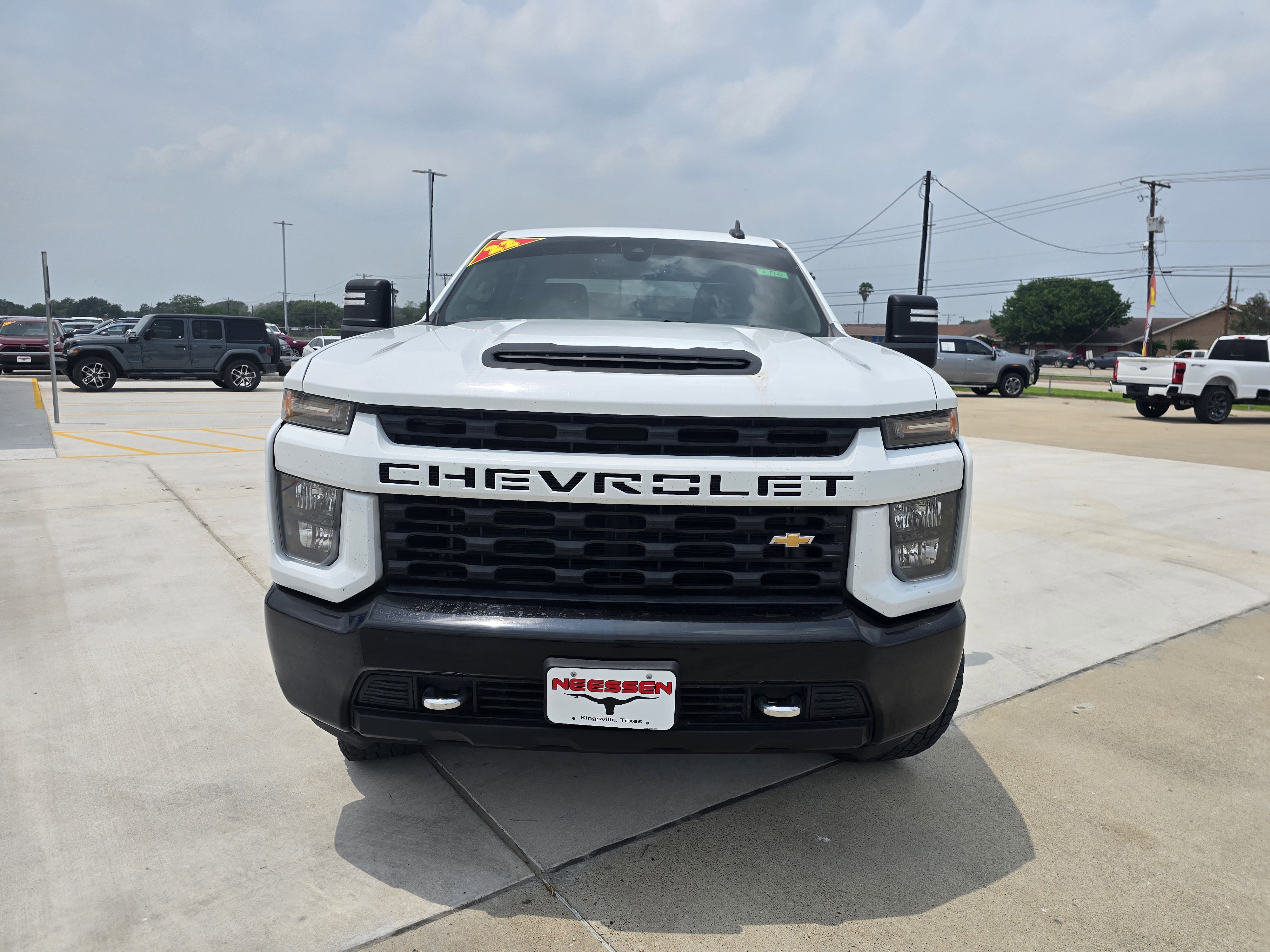 Used 2022 Chevrolet Silverado 2500 Custom w/ Custom Value Package AWD/4WD image 8