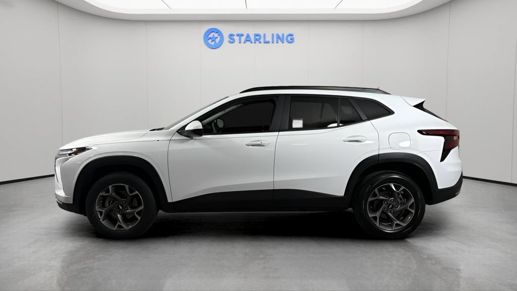 Certified 2025 Chevrolet Trax LT w/ Driver Confidence Package FWD image 4
