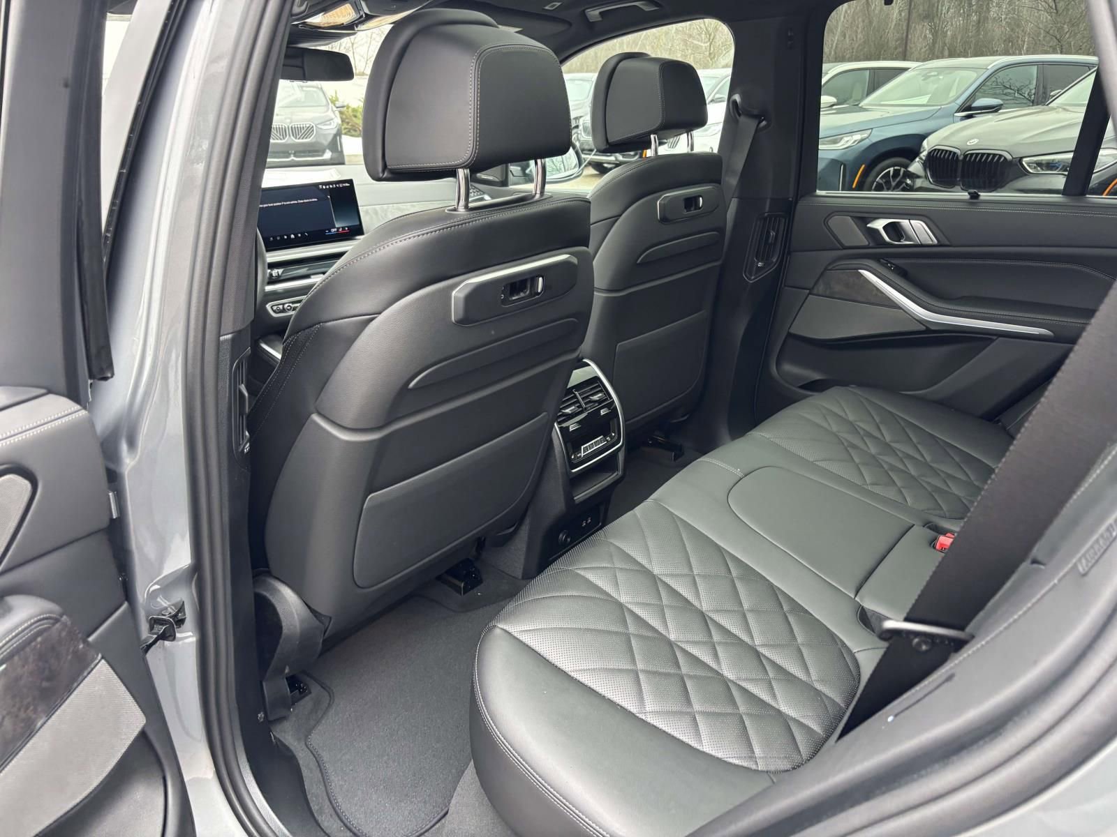 New 2026 BMW X5 xDrive50e image 28