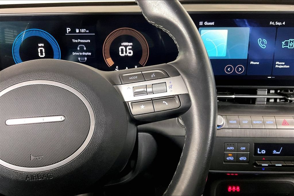 Used 2025 Hyundai Kona SEL FWD image 19
