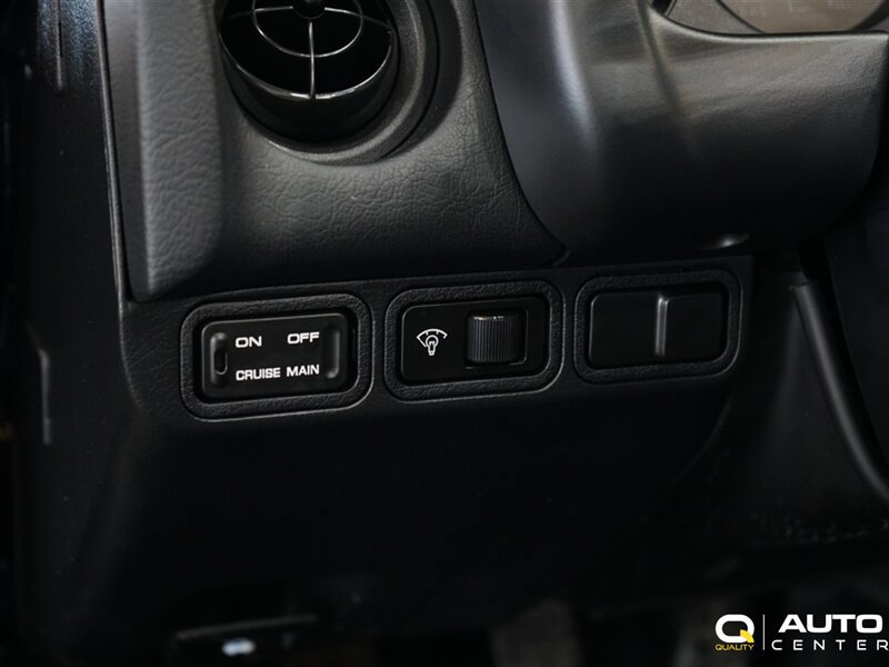 Used 1996 MAZDA MX-5 Miata RWD image 28