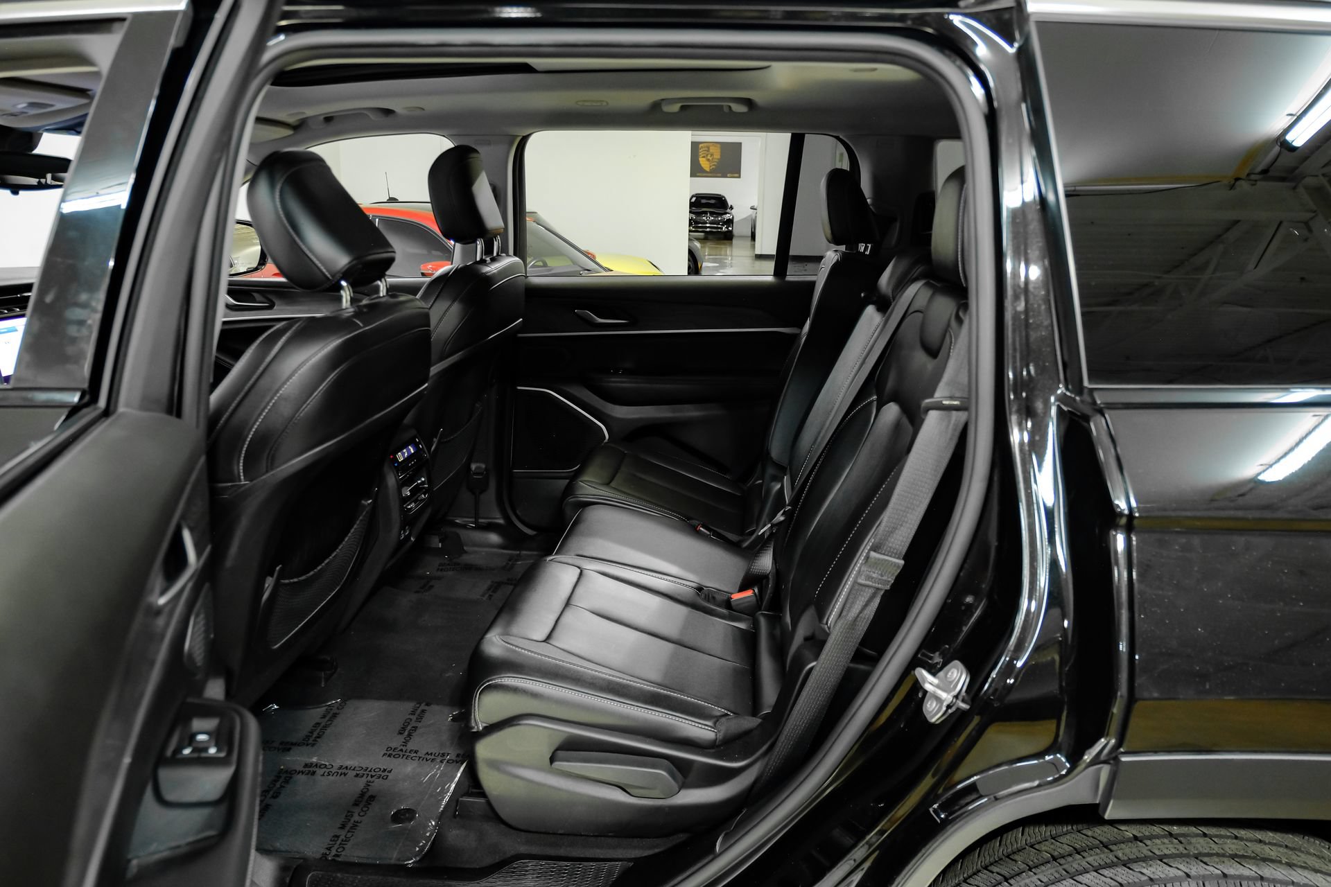 Used 2023 Jeep Grand Cherokee L Limited AWD/4WD image 47