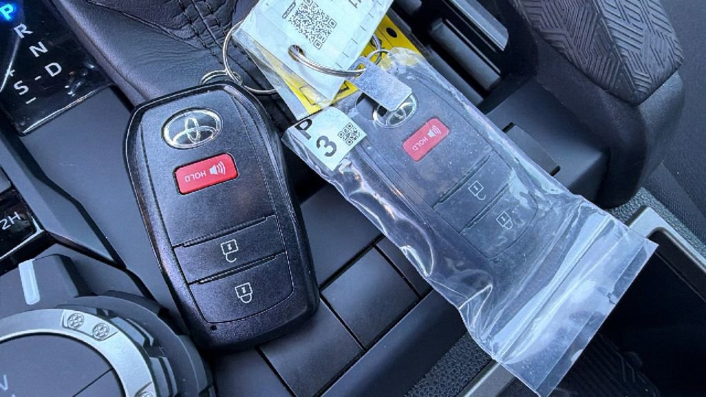 Used 2024 Toyota Tacoma TRD Sport AWD/4WD image 29