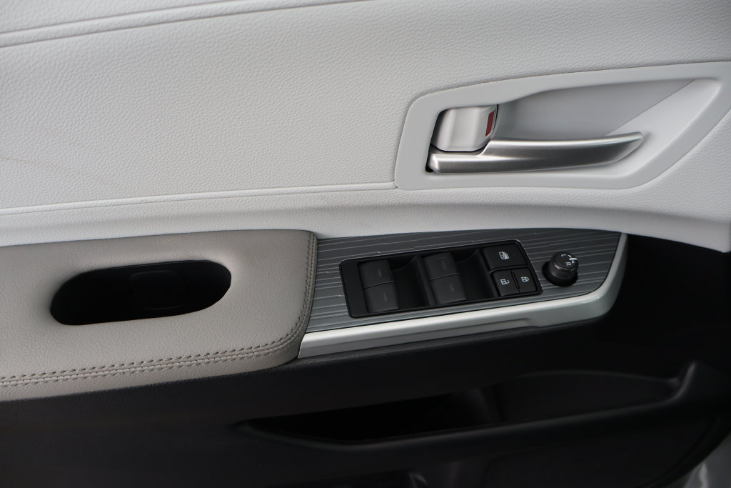 New 2026 Toyota Sienna XLE AWD/4WD image 22