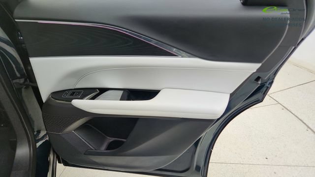 Used 2024 Cadillac Lyriq Luxury RWD image 30