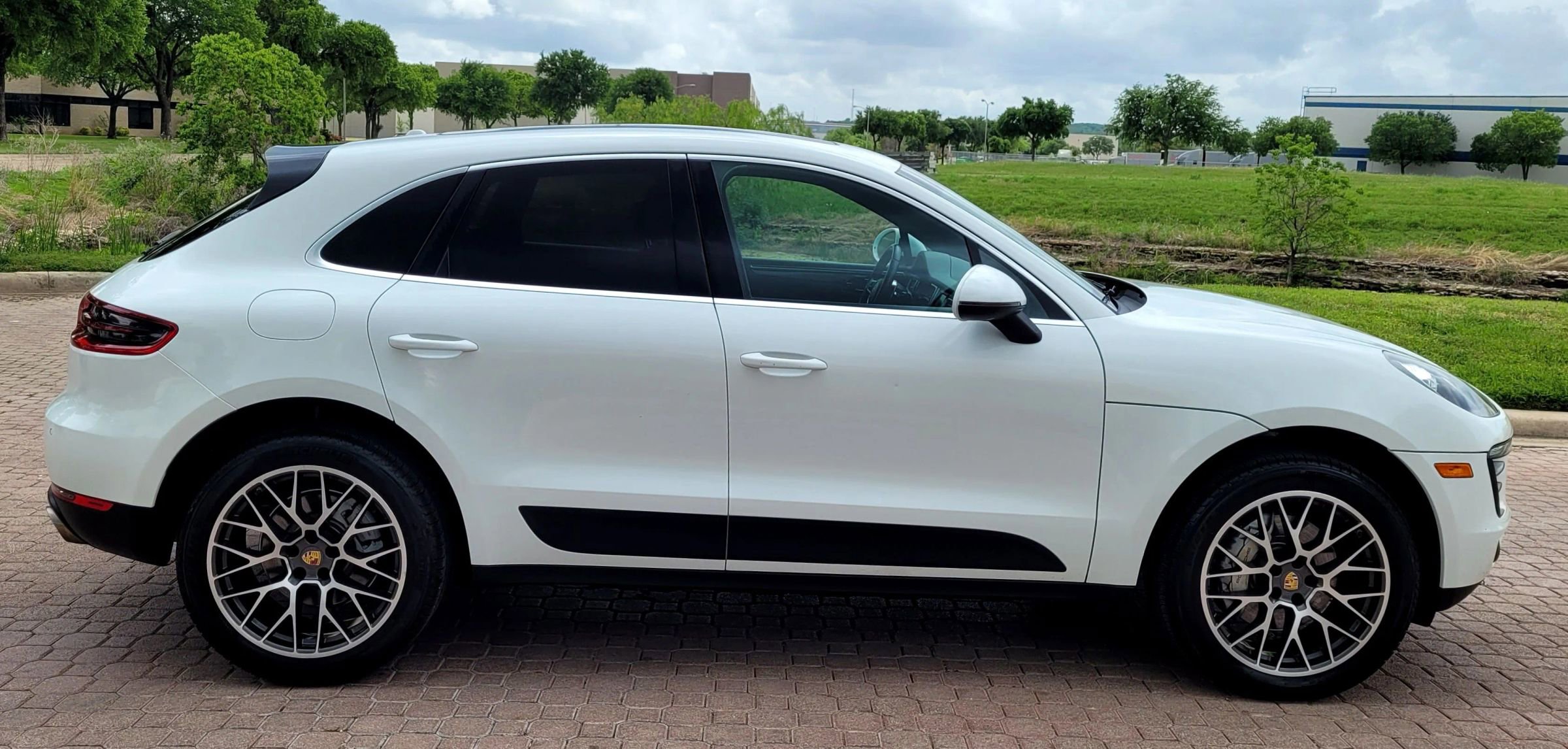 Used 2015 Porsche Macan S image 8