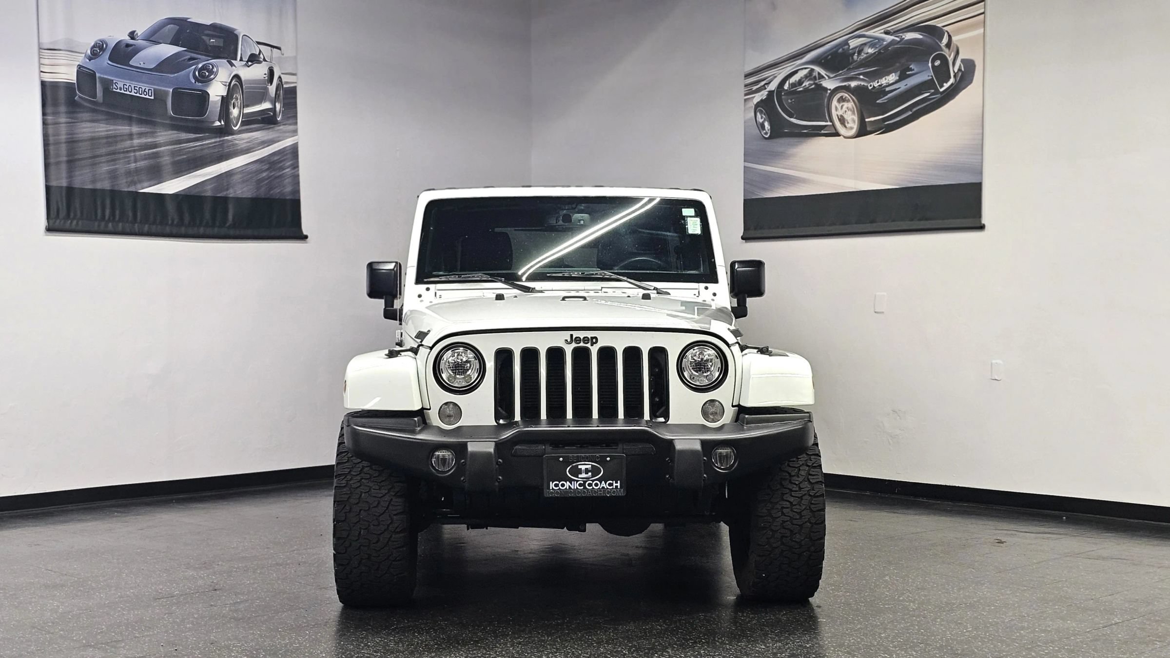 Used 2017 Jeep Wrangler Unlimited Sahara AWD/4WD image 5
