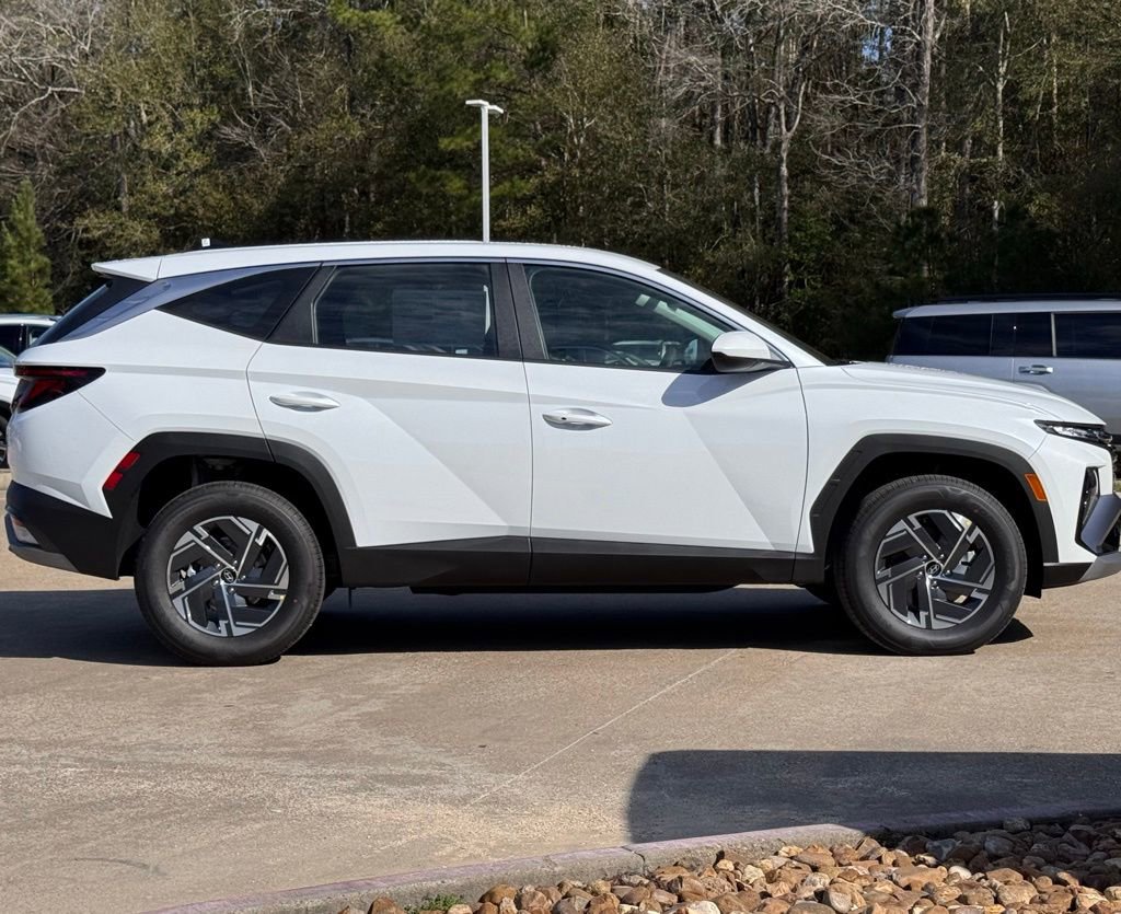 New 2026 Hyundai Tucson Blue SE image 8
