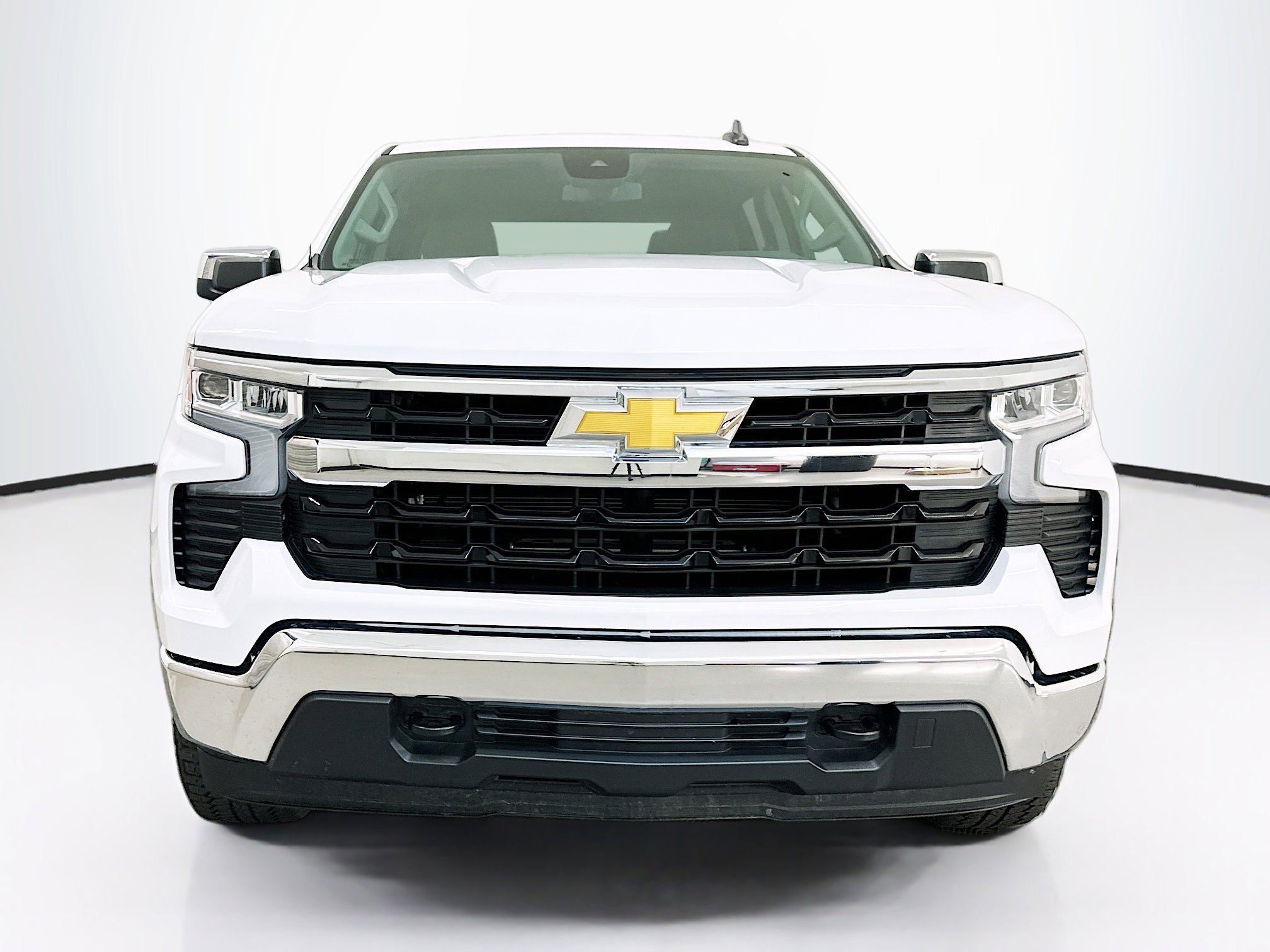 Used 2023 Chevrolet Silverado 1500 LT image 2
