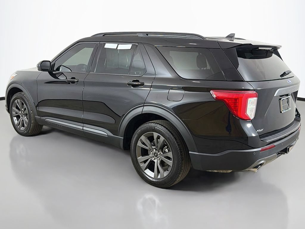 Used 2023 Ford Explorer XLT w/ Equipment Group 202A AWD/4WD image 9