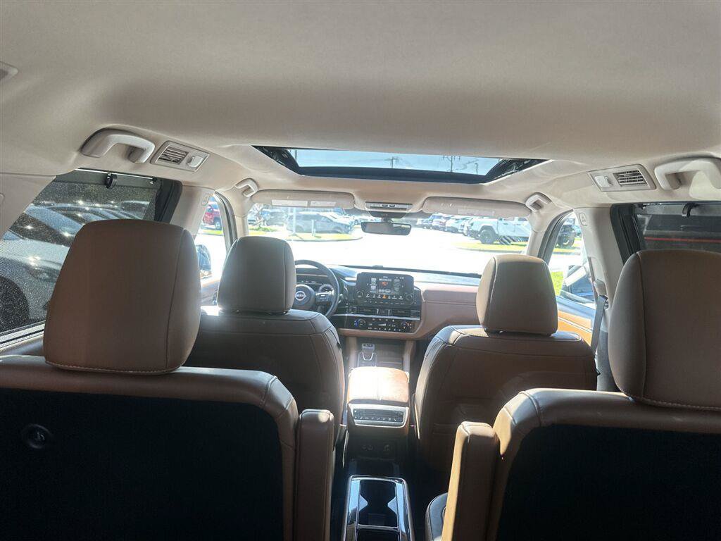 Used 2025 Nissan Pathfinder Platinum FWD image 22