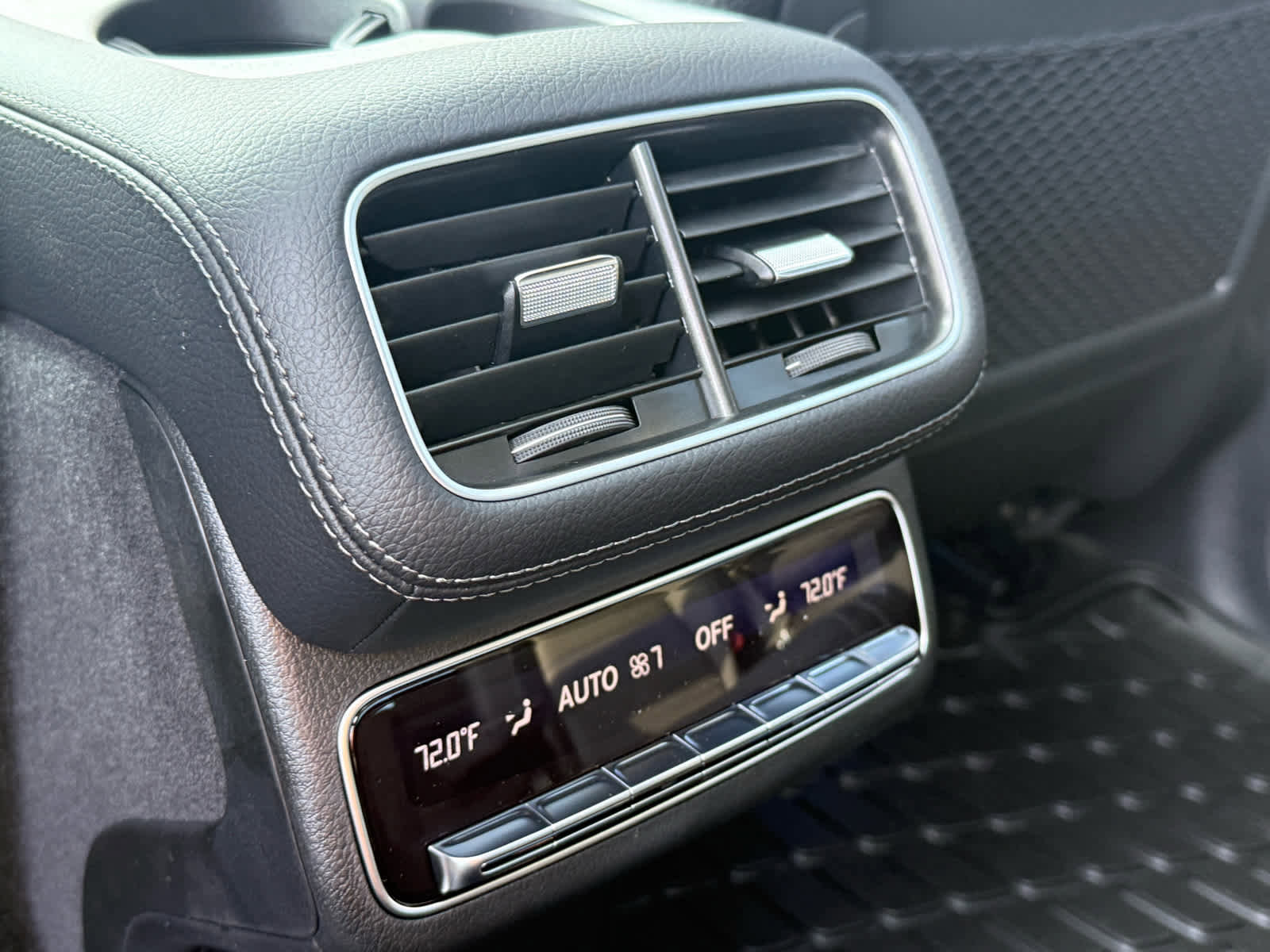 New 2026 Mercedes-Benz GLS 450 4MATIC image 32