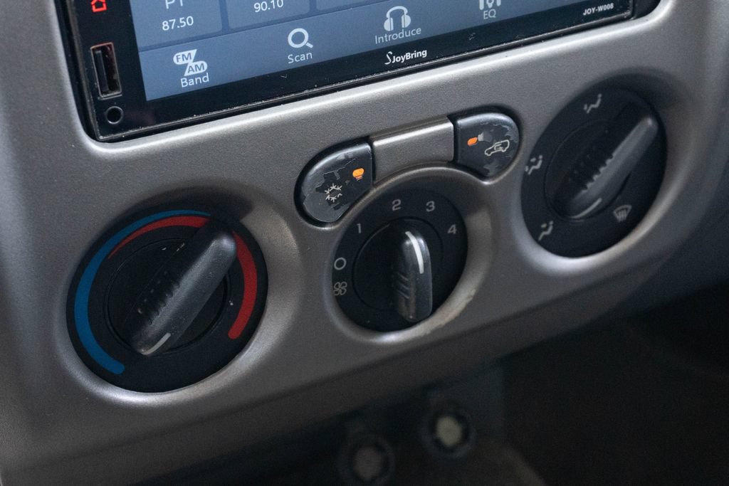 Used 2005 Chevrolet Colorado LS RWD image 21