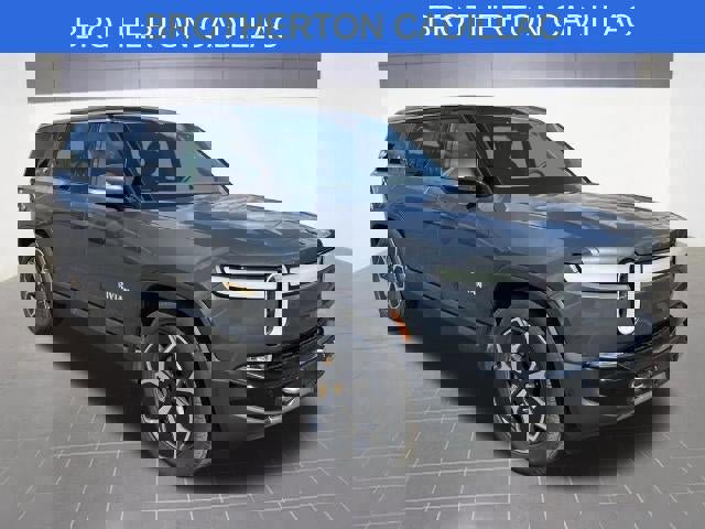 Used 2023 Rivian R1S Adventure image 3