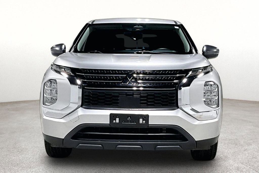 Used 2022 Mitsubishi Outlander ES image 5