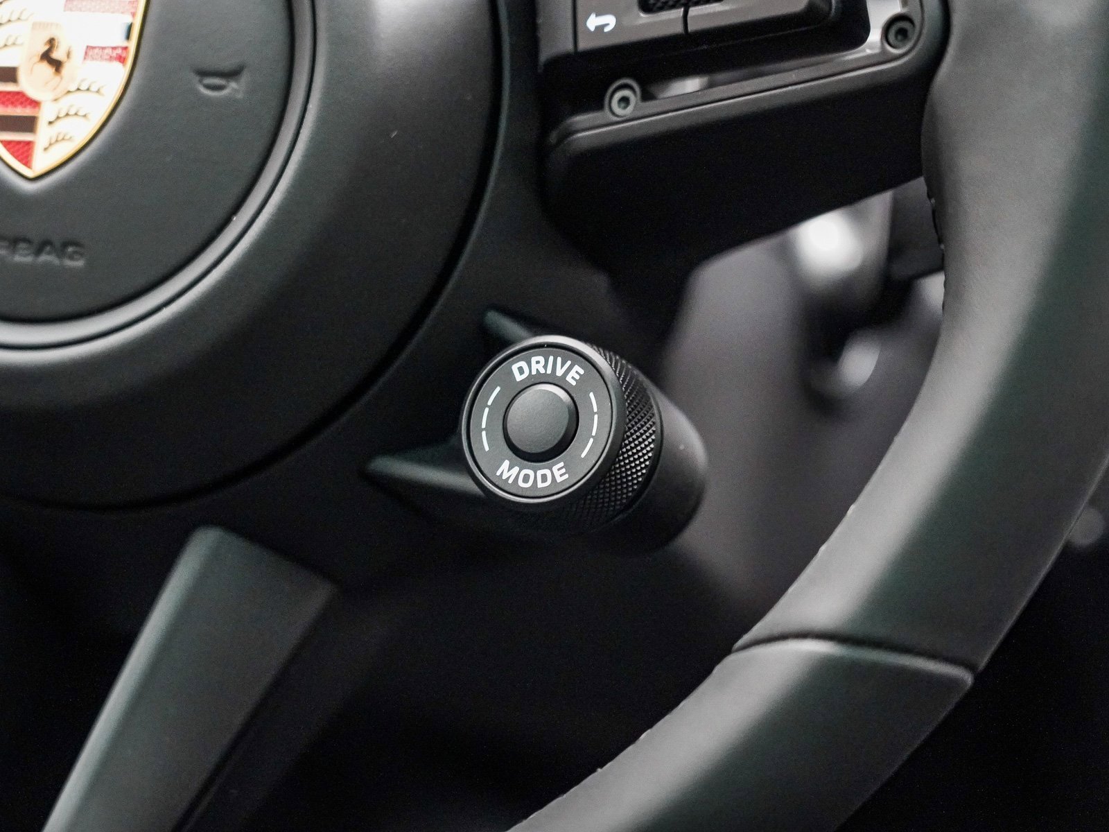 Certified 2025 Porsche Cayenne E-Hybrid image 22