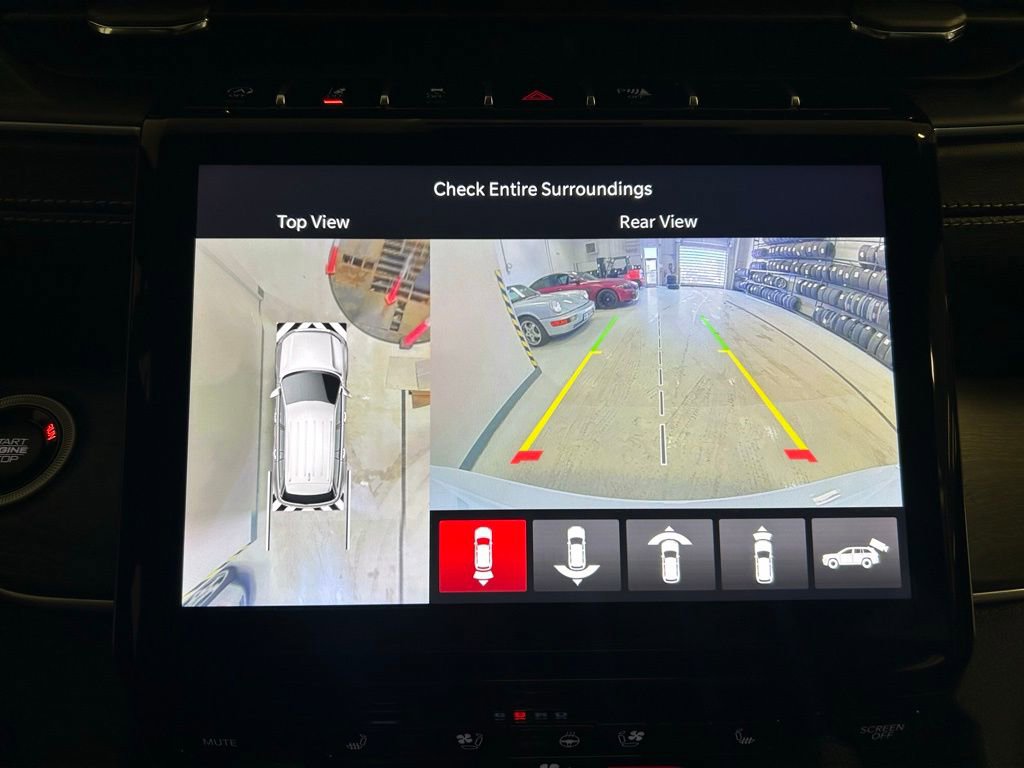 New 2025 Jeep Grand Cherokee Limited w/ Luxury Tech Group II image 16