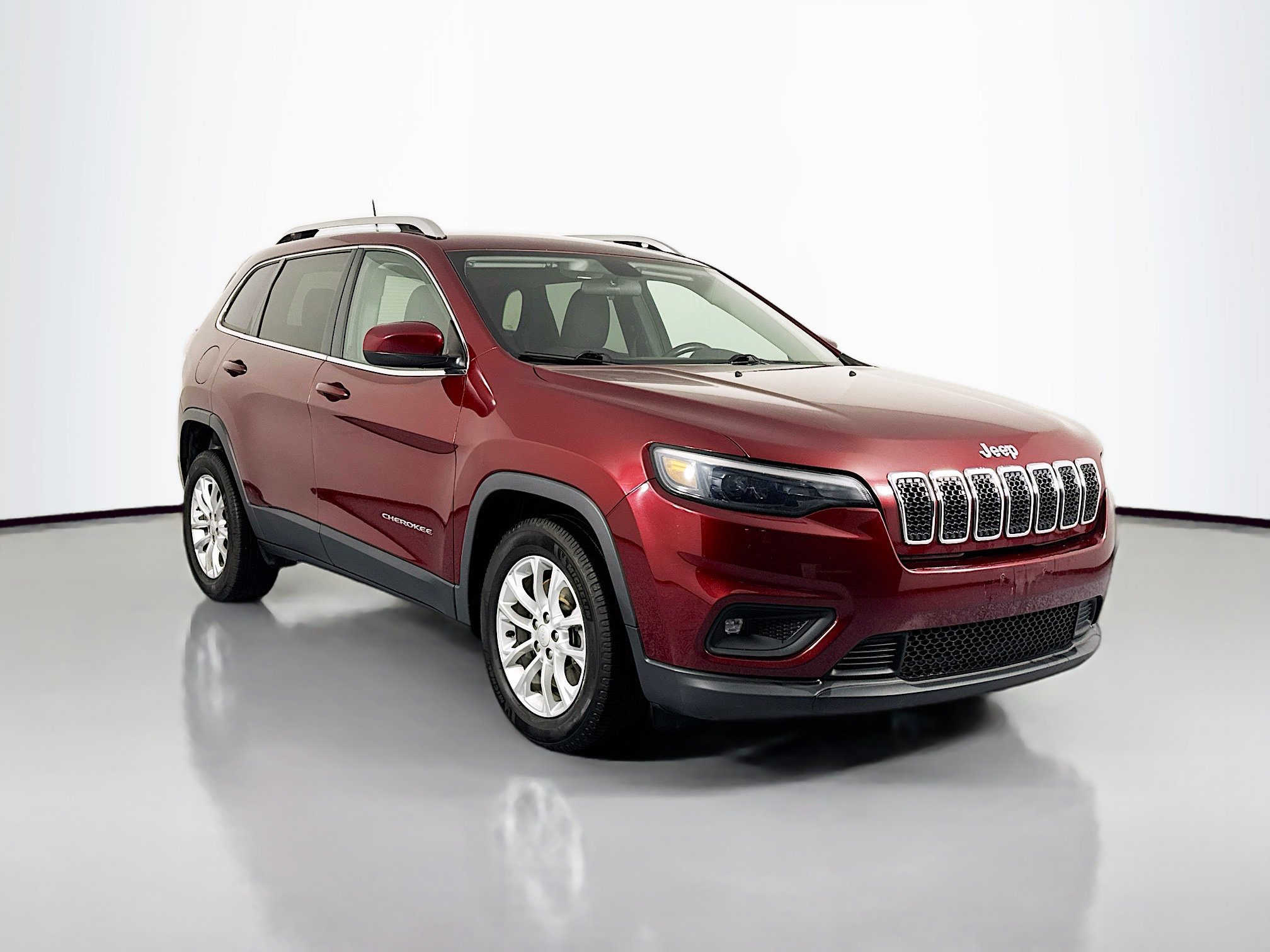 Used 2019 Jeep Cherokee Latitude w/ Cold Weather Group image 3